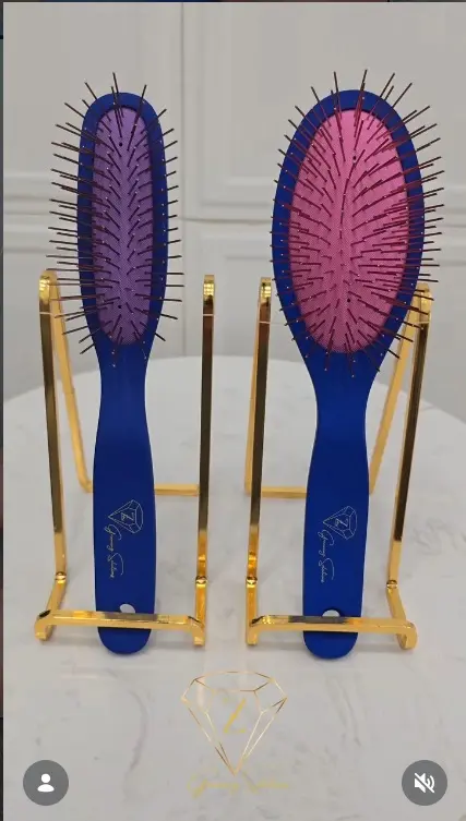 PIN BRUSH "LADY" - Zaffiro - immagine 2